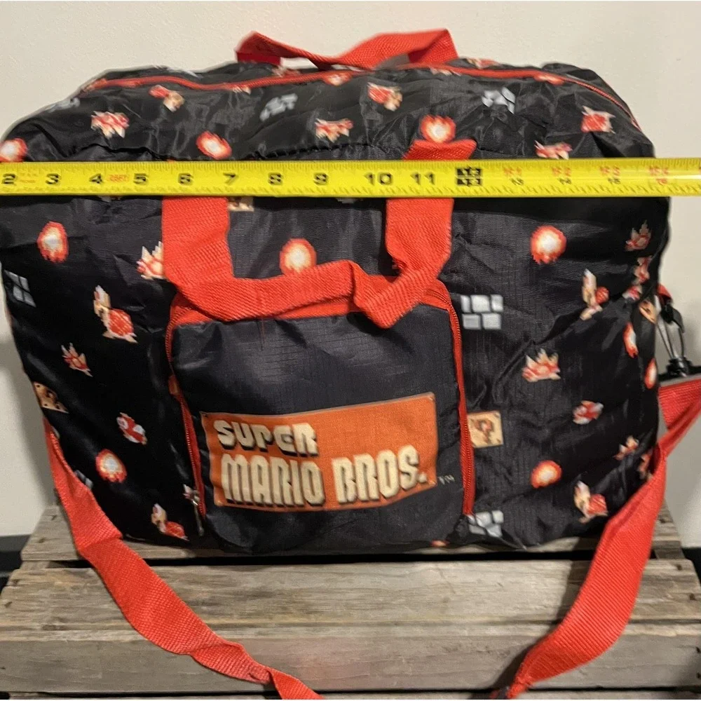 Nintendo Super Mario Bros Duffel Bag Travel Gym Black Red‎ CultureFly Shoulder